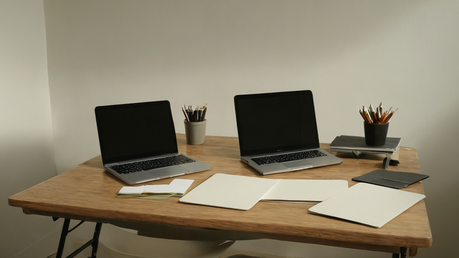 Weekly calendar review desk